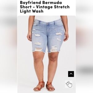 New Torrid jean Shorts Boyfriend Bermuda Vintage Stretch Light Wash  size 24 3x